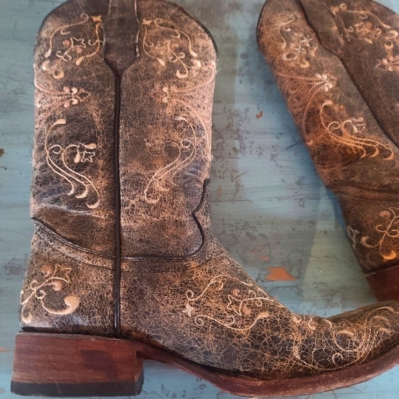 Circle G Boots - Picture 2 of 6